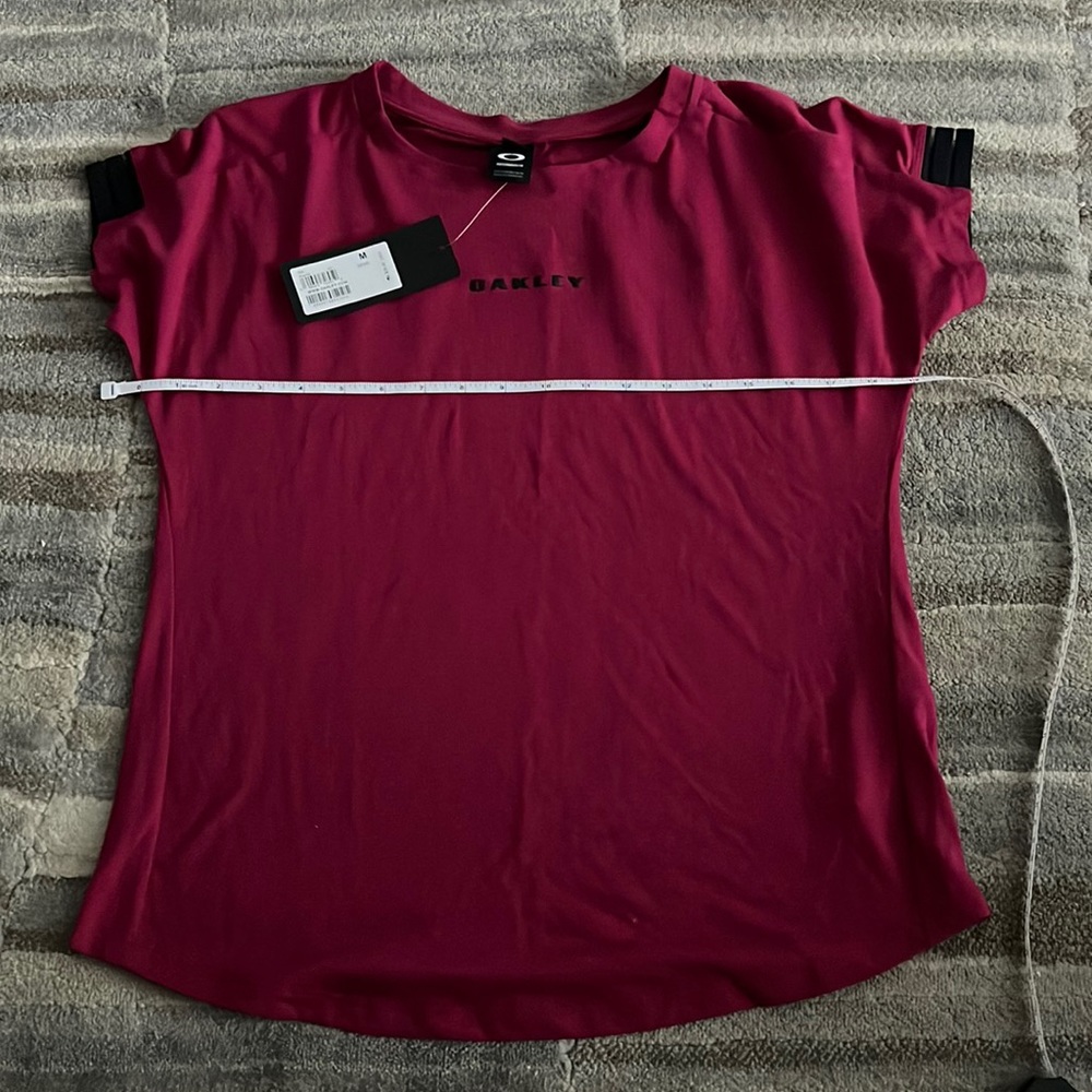 Oakley workout top, maroon. New. Soft.